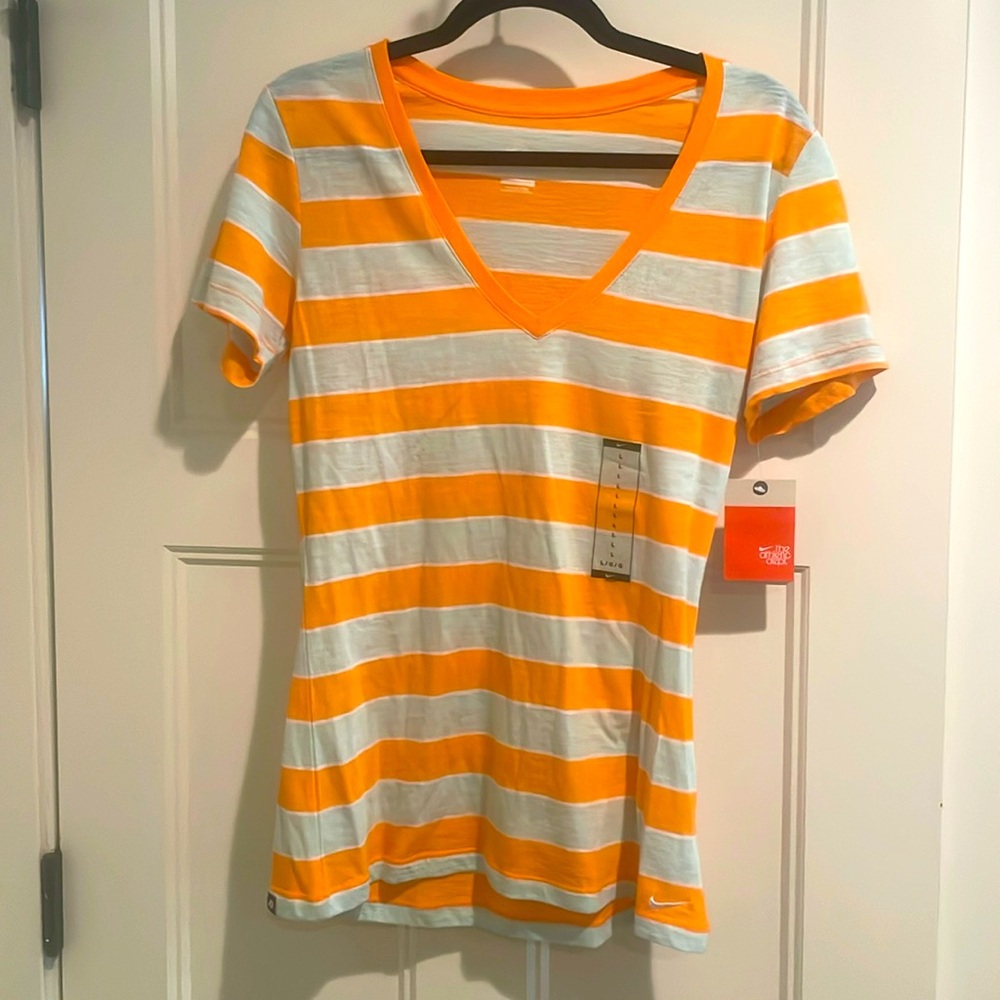 NWT Nike t-shirt
